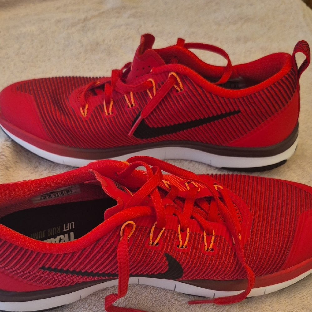 Nike Men's Red and Black Athletic Shoes
